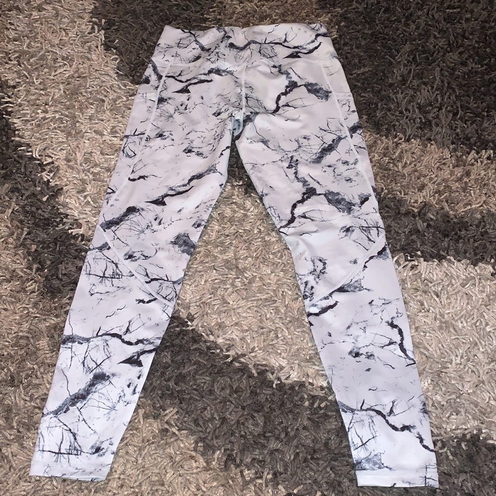 Ouges Large Gym Pants Good Cond - image 2